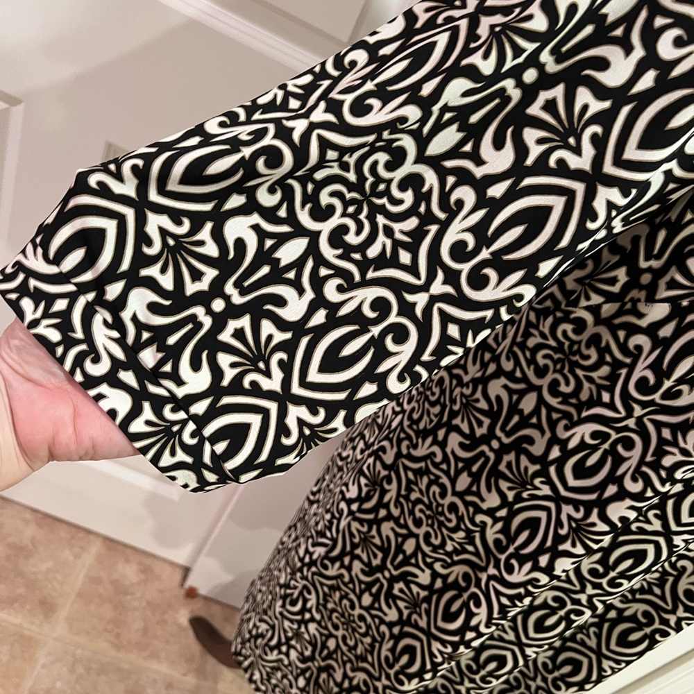 Laundry Shelli Segal Dress Black &White keyhole neck Scroll Pattern Black Lining - Picture 4 of 12